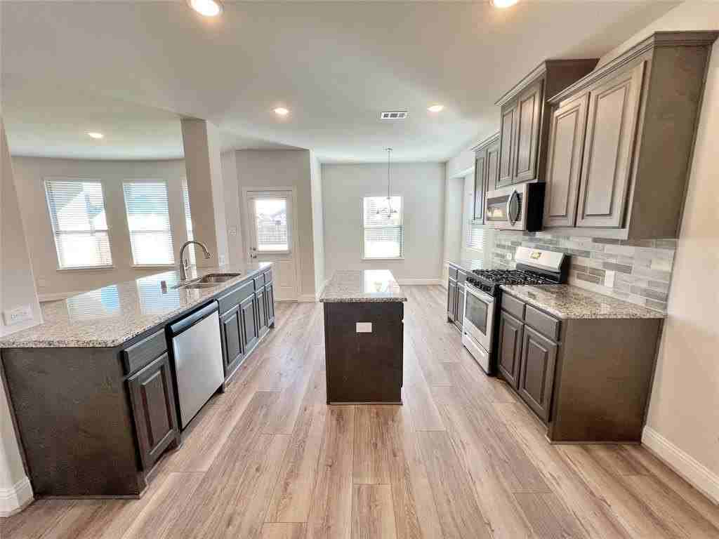 2904 Diamondback Dr - Photo 7 of 20