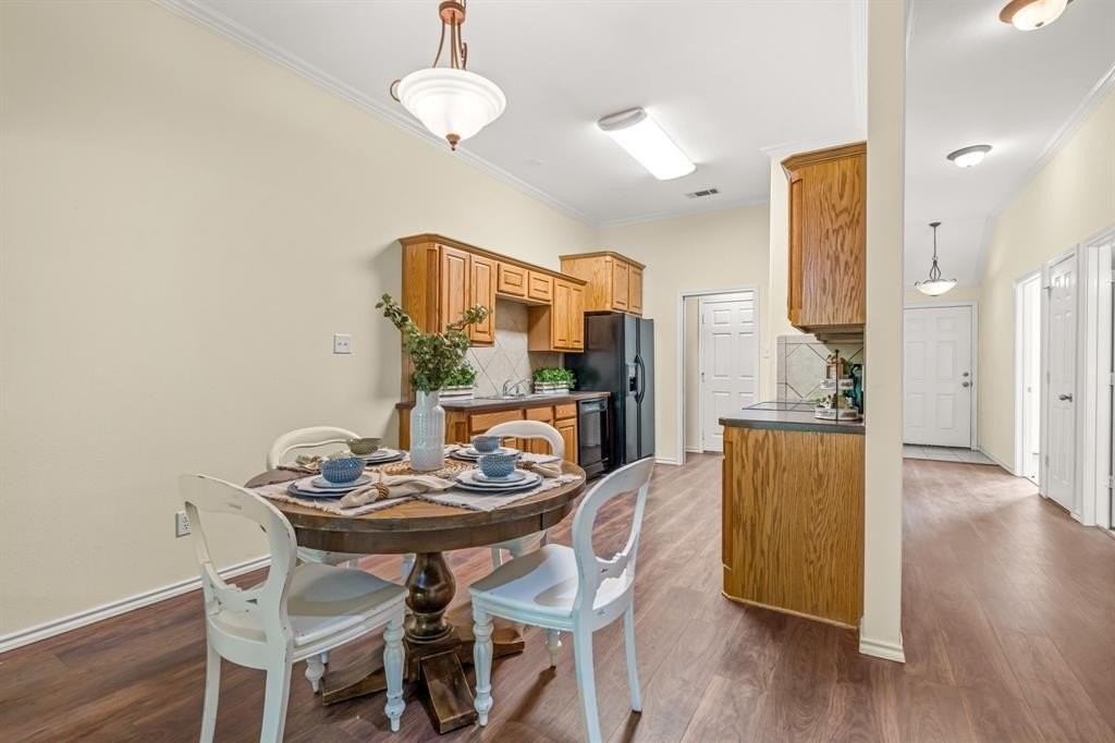 502 S Main St #B - Photo 4 of 25