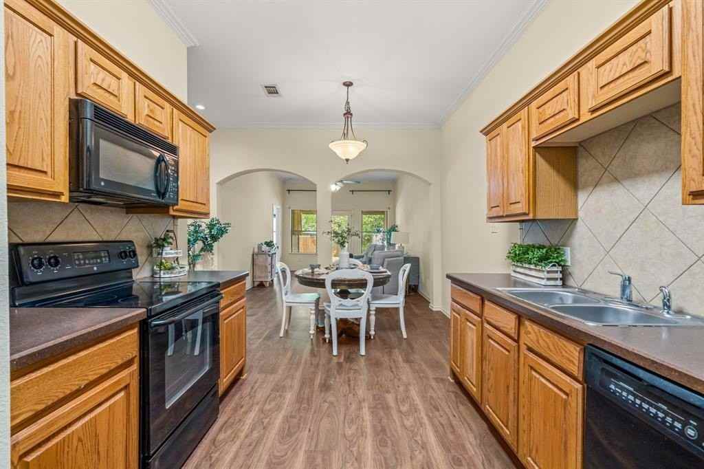 502 S Main St #B - Photo 6 of 25