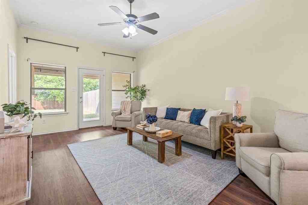 502 S Main St #B - Photo 7 of 25