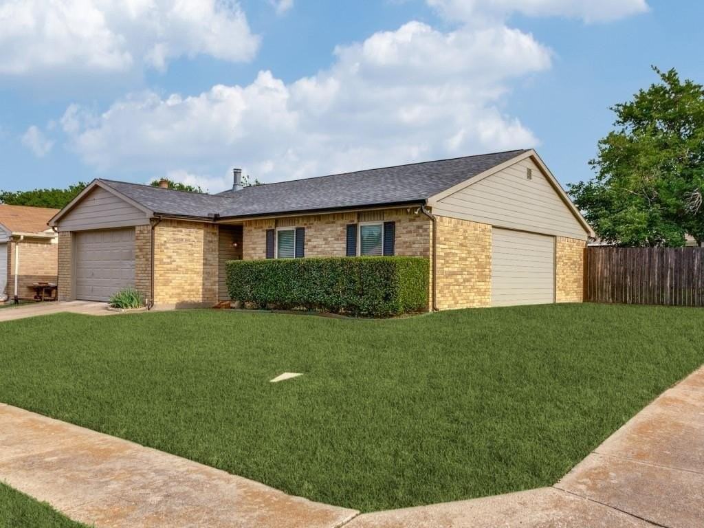 6900 Sandstone Ct - Photo 3 of 15