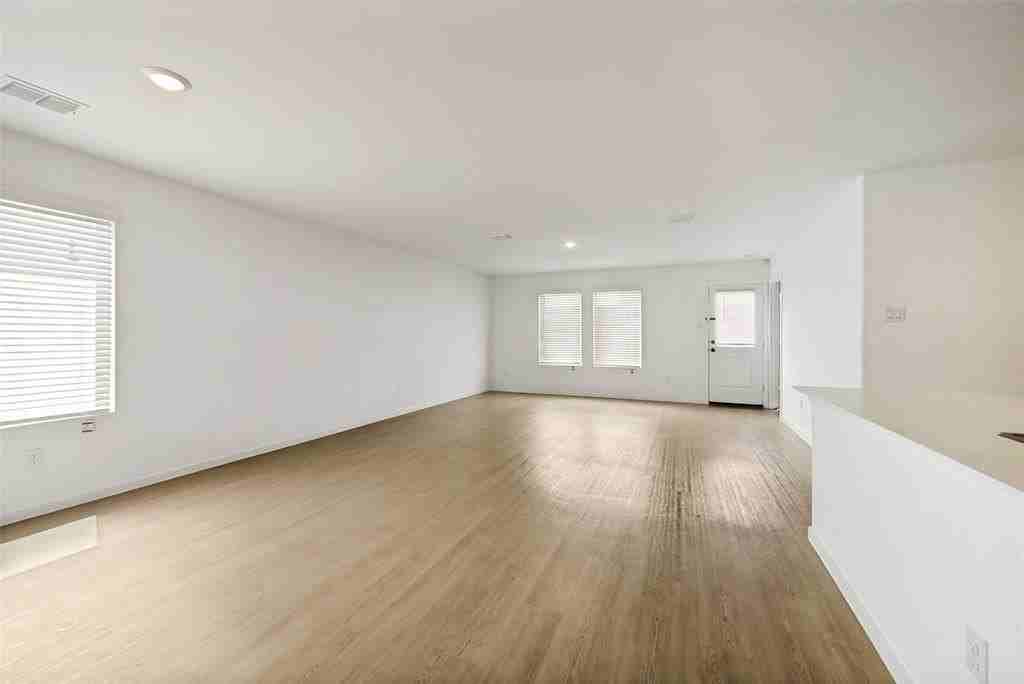 4013 Drifters Bend Dr - Photo 3 of 12