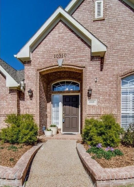 10310 Mallory Dr - Photo 2 of 24