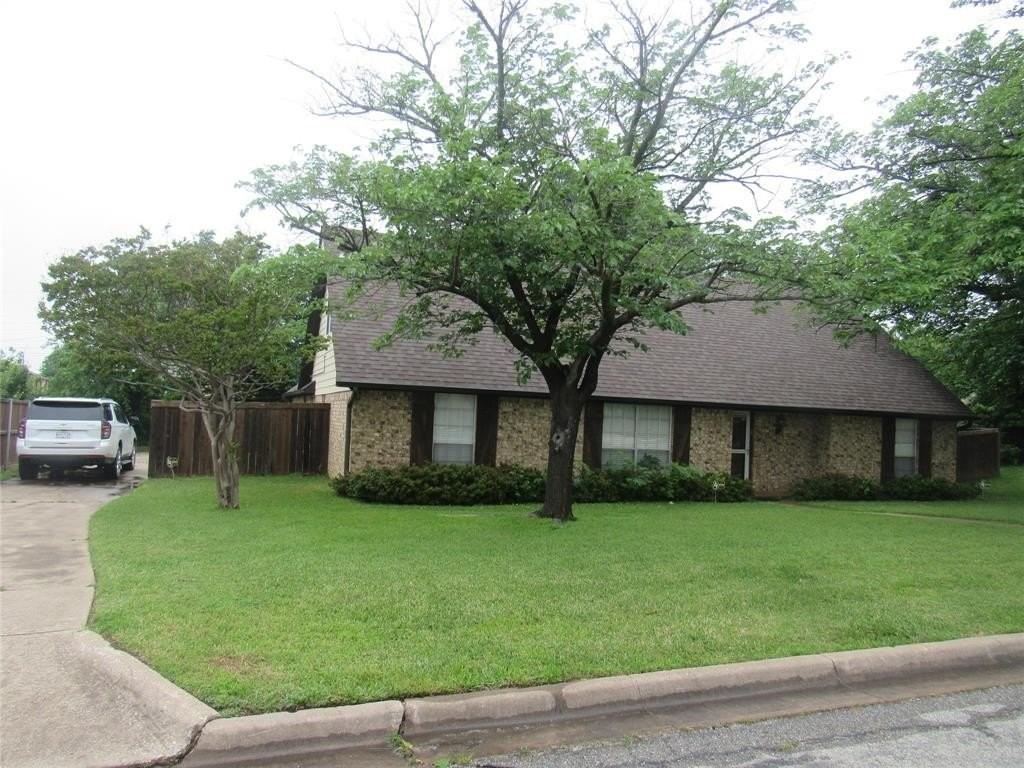 720 Blanton Dr - Photo 2 of 35