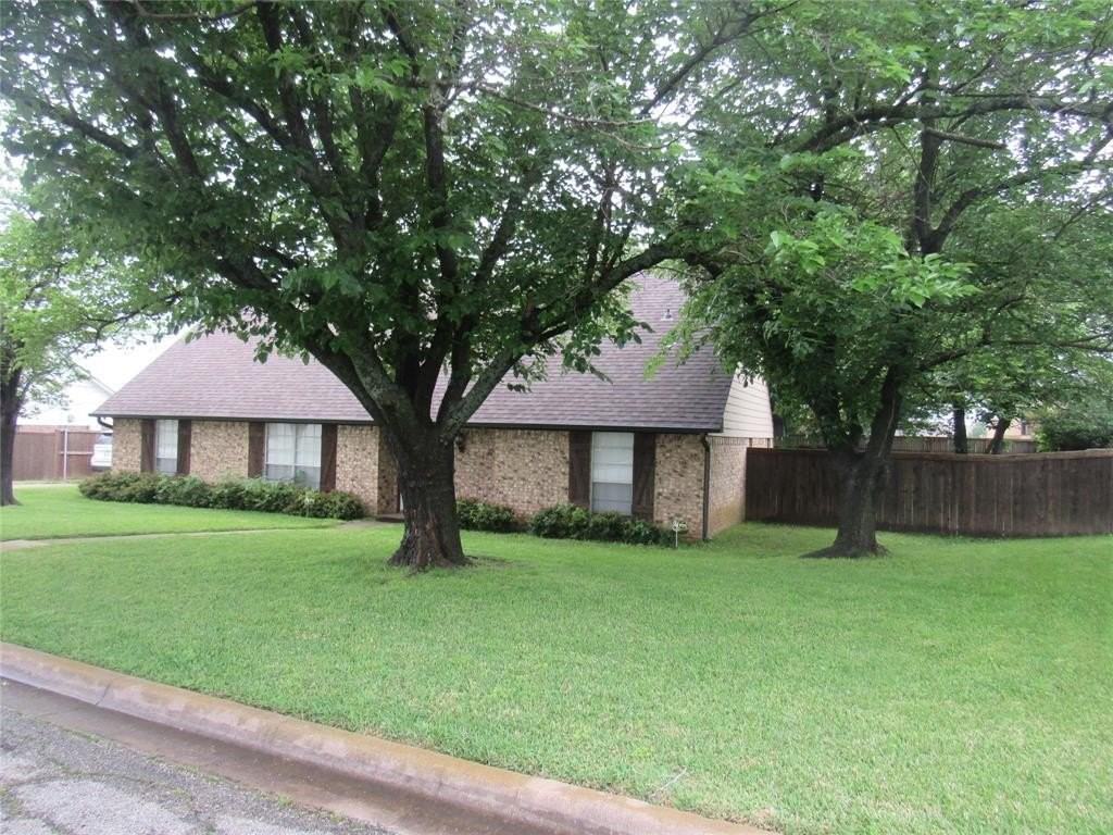 720 Blanton Dr - Photo 3 of 35