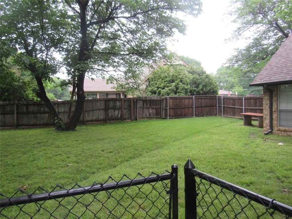 720 Blanton Dr - Photo 6 of 35