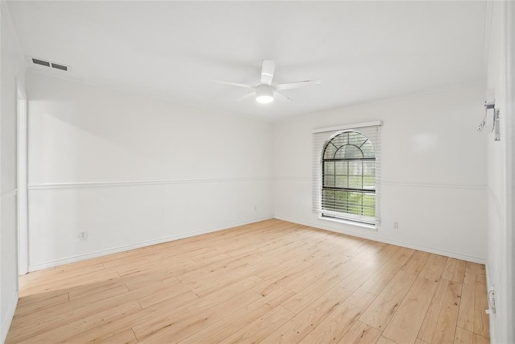5161 Bartlett Dr - Photo 4 of 27