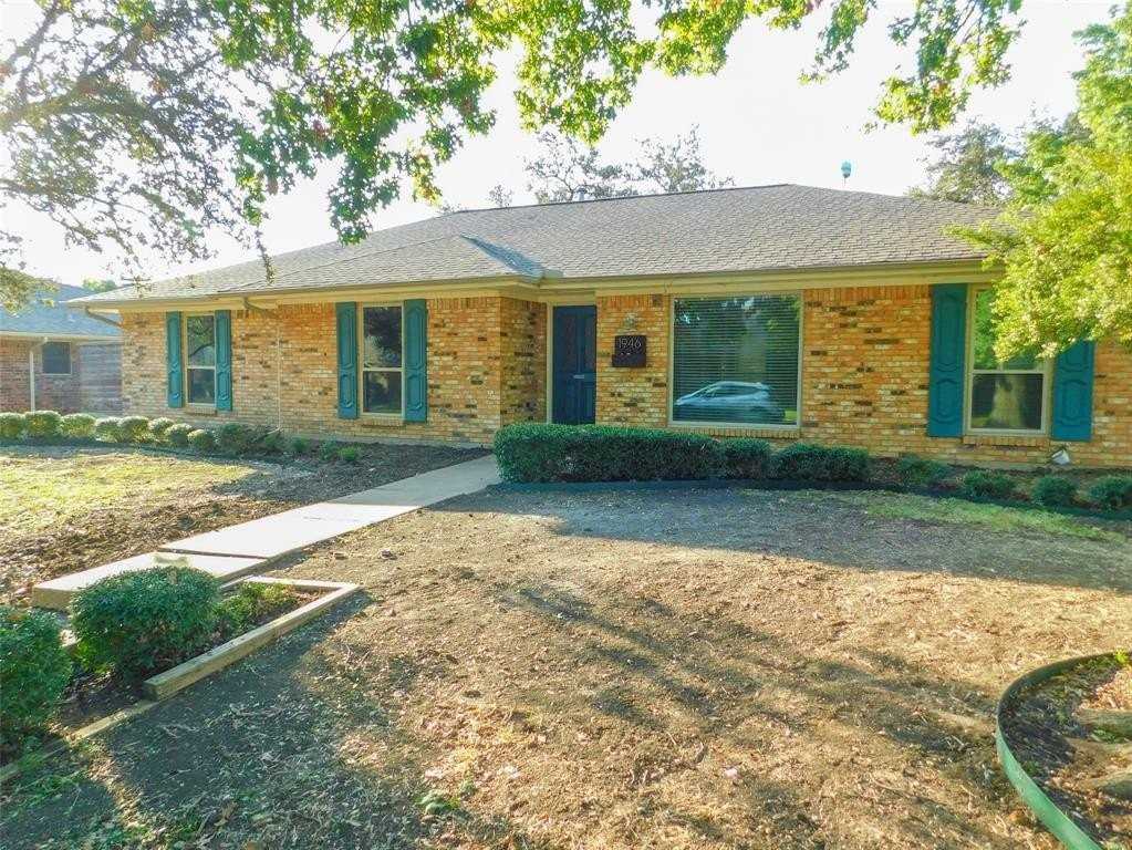 1946 Kensington Dr - Photo 3 of 25