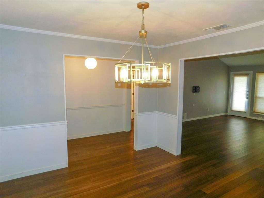 1946 Kensington Dr - Photo 6 of 25