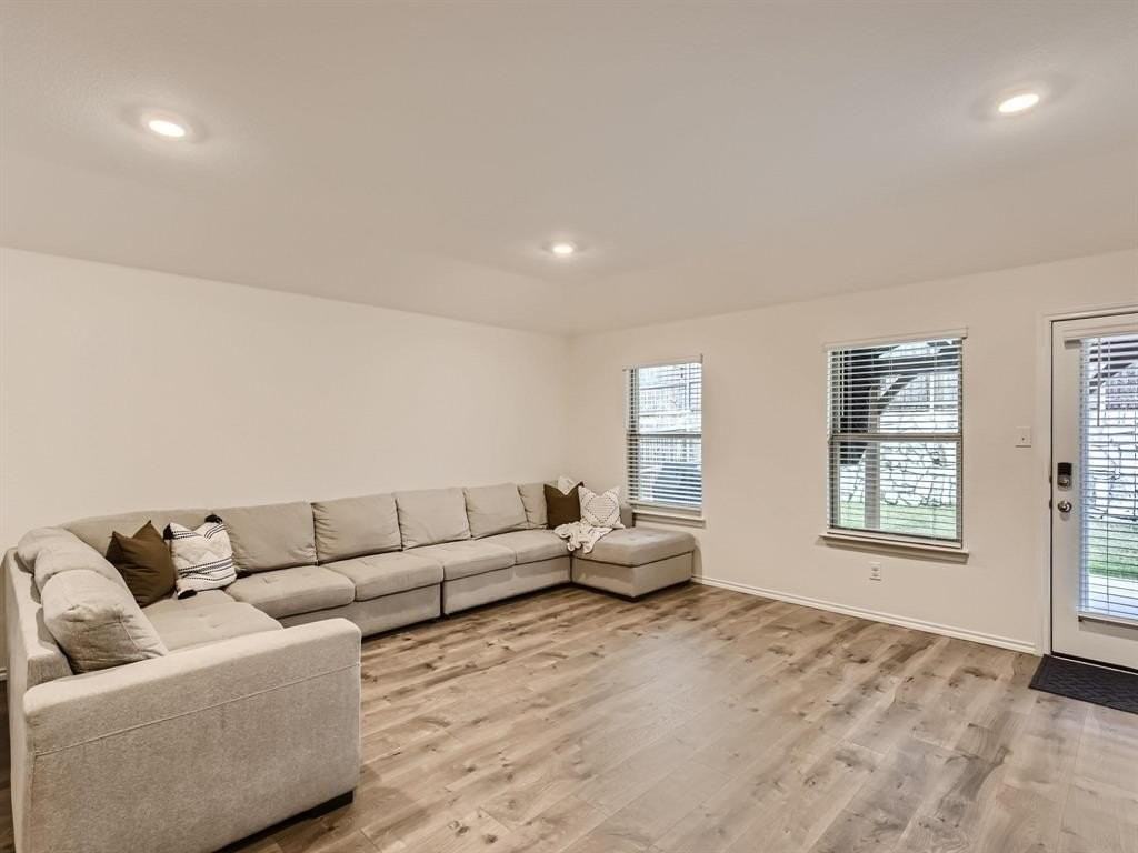 3350 Everly Dr - Photo 4 of 19