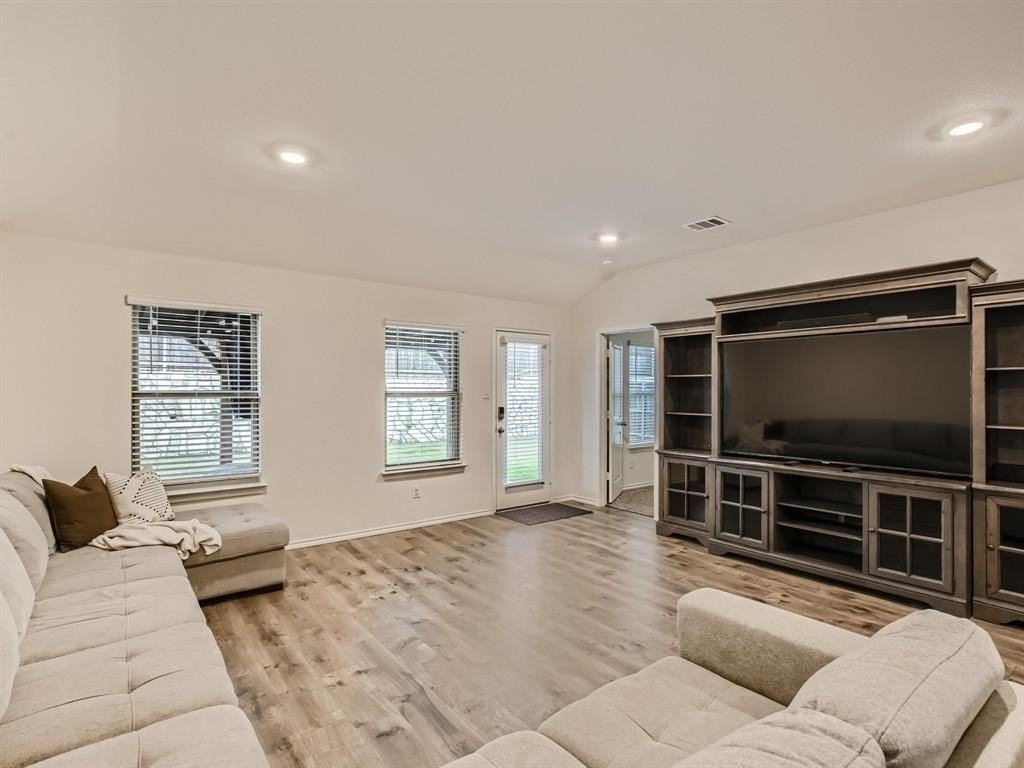 3350 Everly Dr - Photo 5 of 19