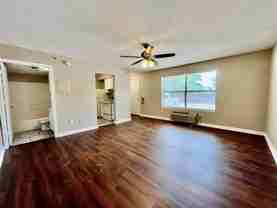 701 W Sycamore St #104 - Photo 1 of 1