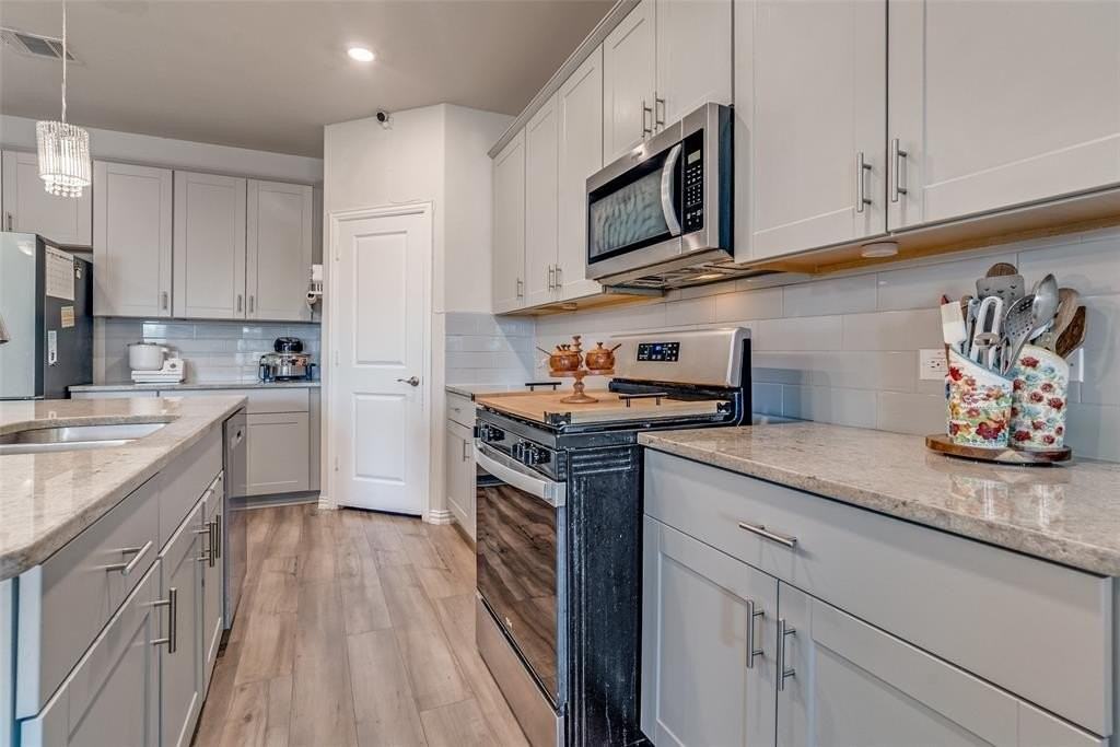 10901 Tamarisk Dr - Photo 4 of 26