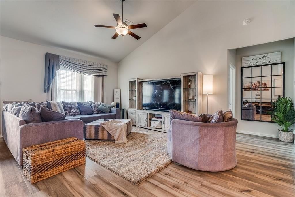 10901 Tamarisk Dr - Photo 6 of 26