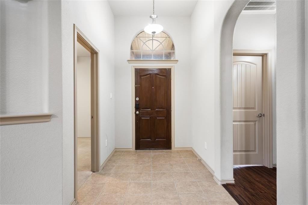 649 Cattlemans Way - Photo 5 of 30