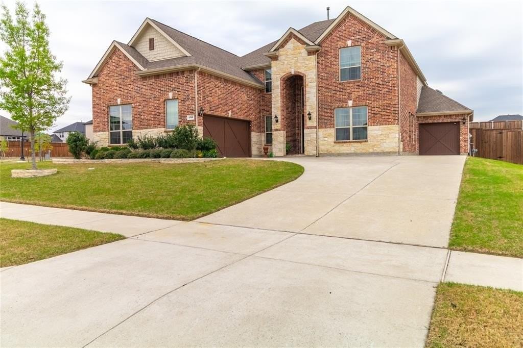 9785 Hickory Hill Rd - Photo 2 of 37