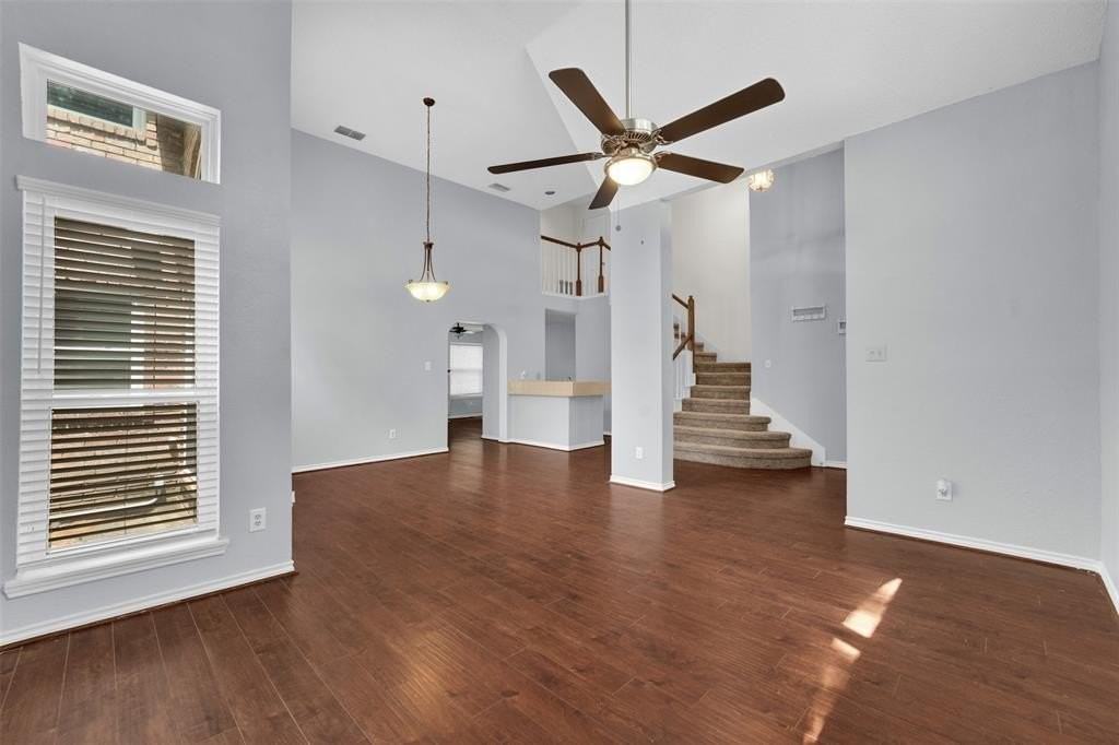 340 Clayton St - Photo 5 of 29