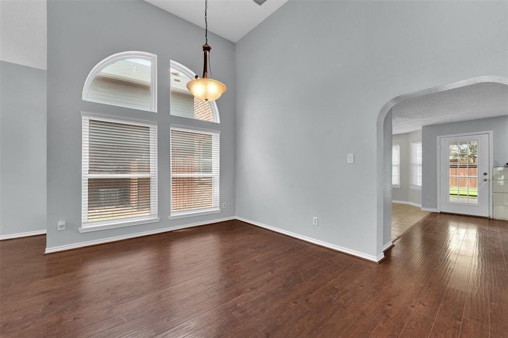 340 Clayton St - Photo 7 of 29