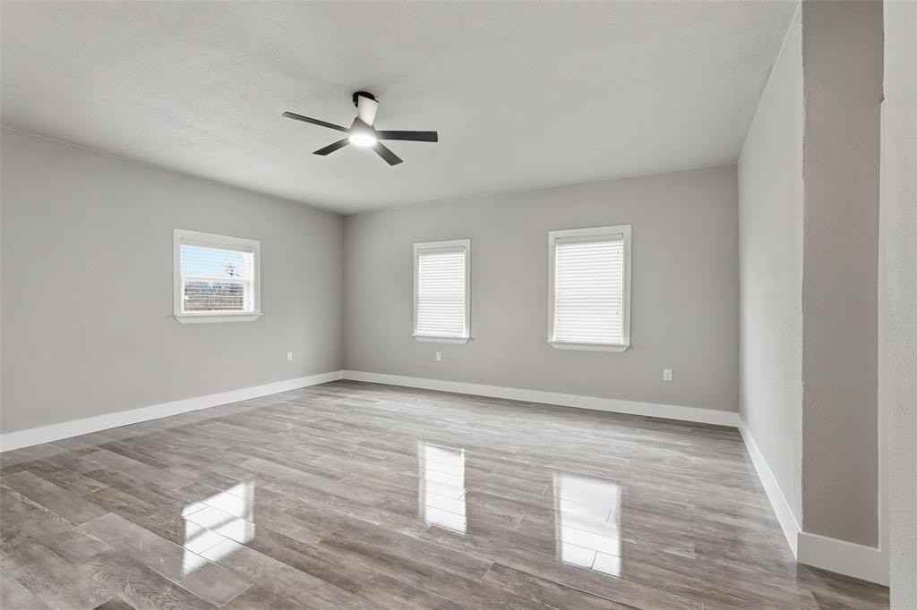 1914 Leath St - Photo 6 of 29