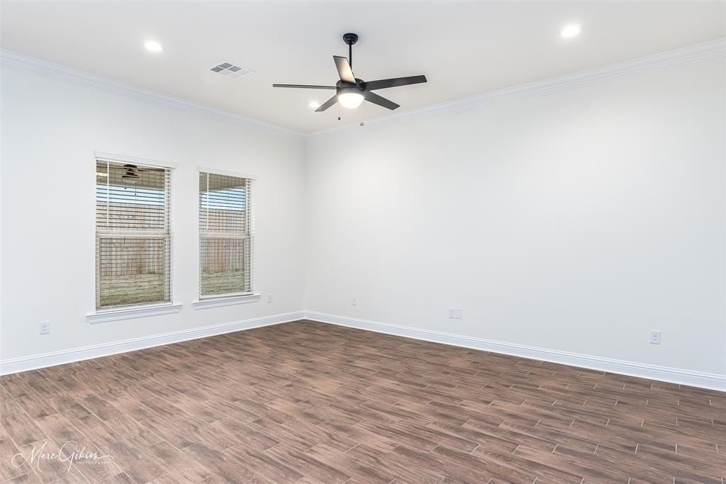 732 Crozier Dr - Photo 2 of 19