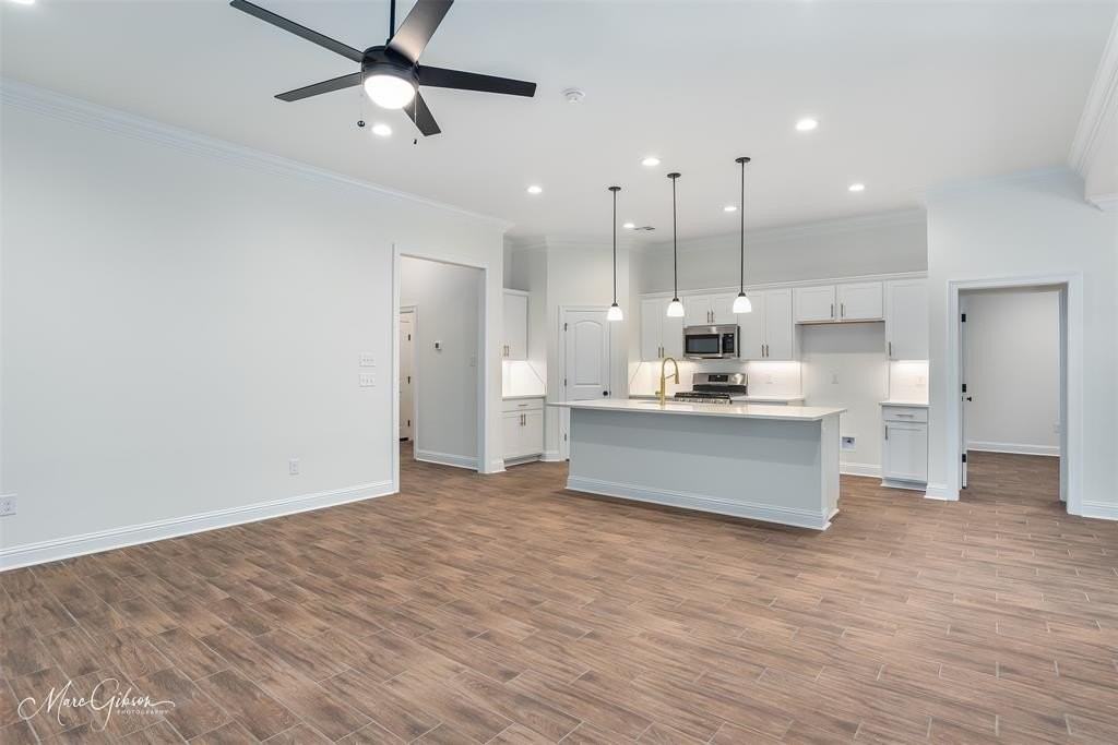 732 Crozier Dr - Photo 4 of 19