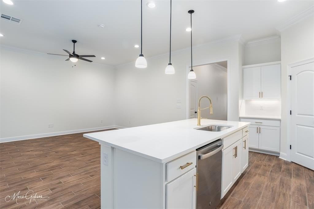 732 Crozier Dr - Photo 6 of 19