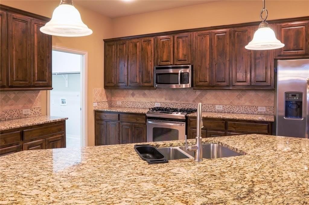 200 Sir Brine Dr - Photo 7 of 23