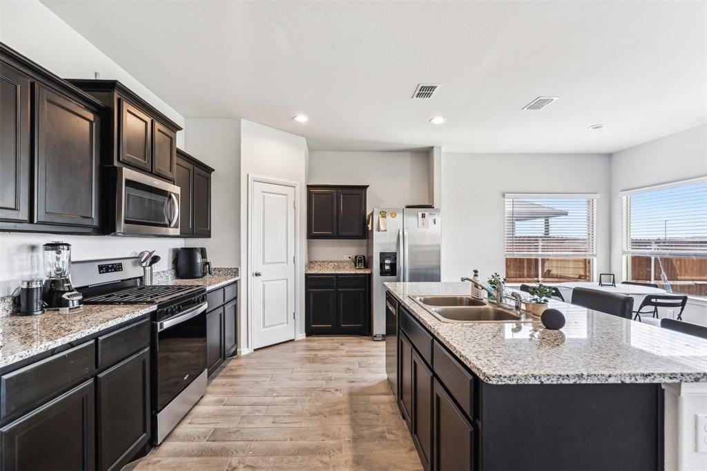 1505 Wellford Rd - Photo 6 of 29