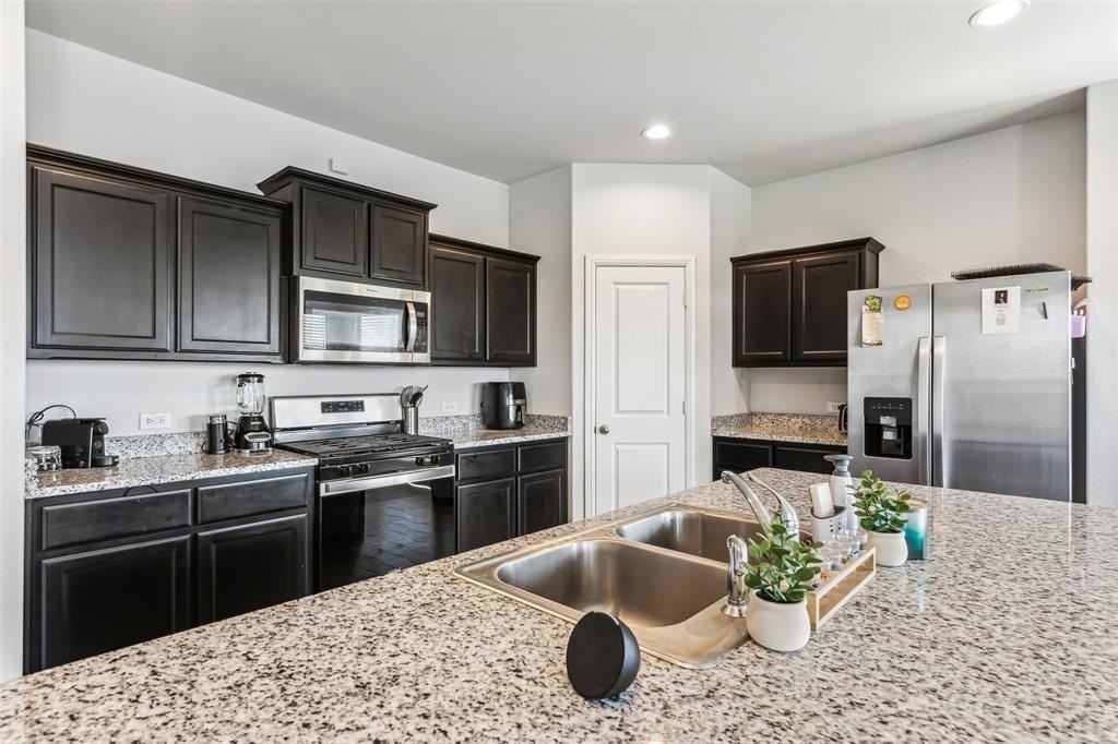 1505 Wellford Rd - Photo 7 of 29