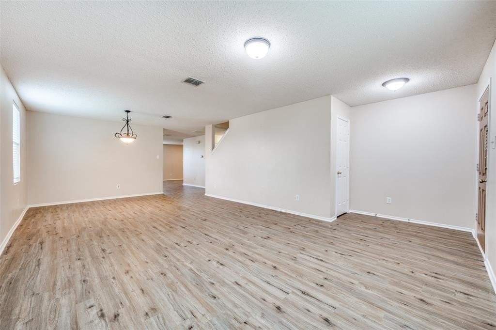 3601 Kathryn Way - Photo 3 of 13