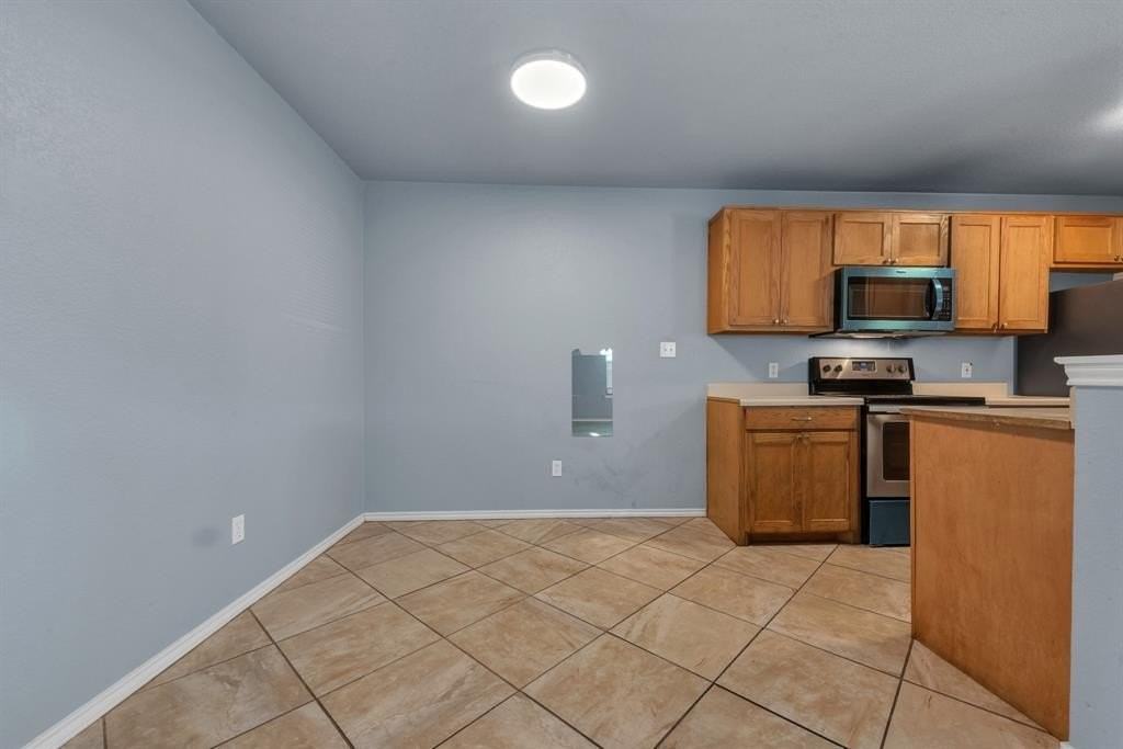 3151 Karen St - Photo 5 of 16