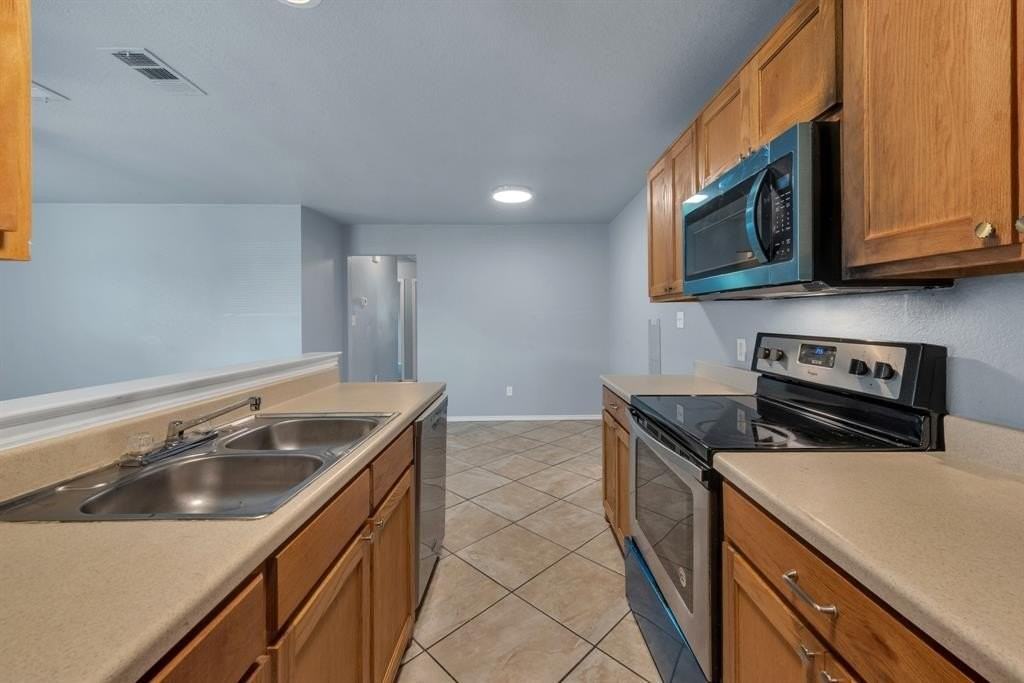 3151 Karen St - Photo 7 of 16