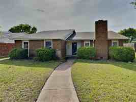 featured image of 7439 Oakmore Dr