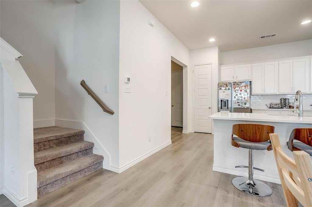 207 Athenia Dr - Photo 6 of 34