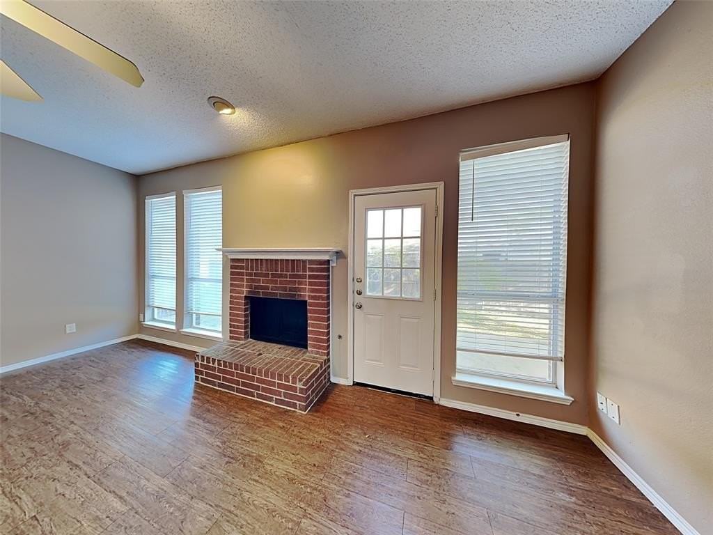 110 Meadow Ct - Photo 4 of 16
