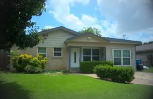 featured image of 712 Ridgecrest Dr