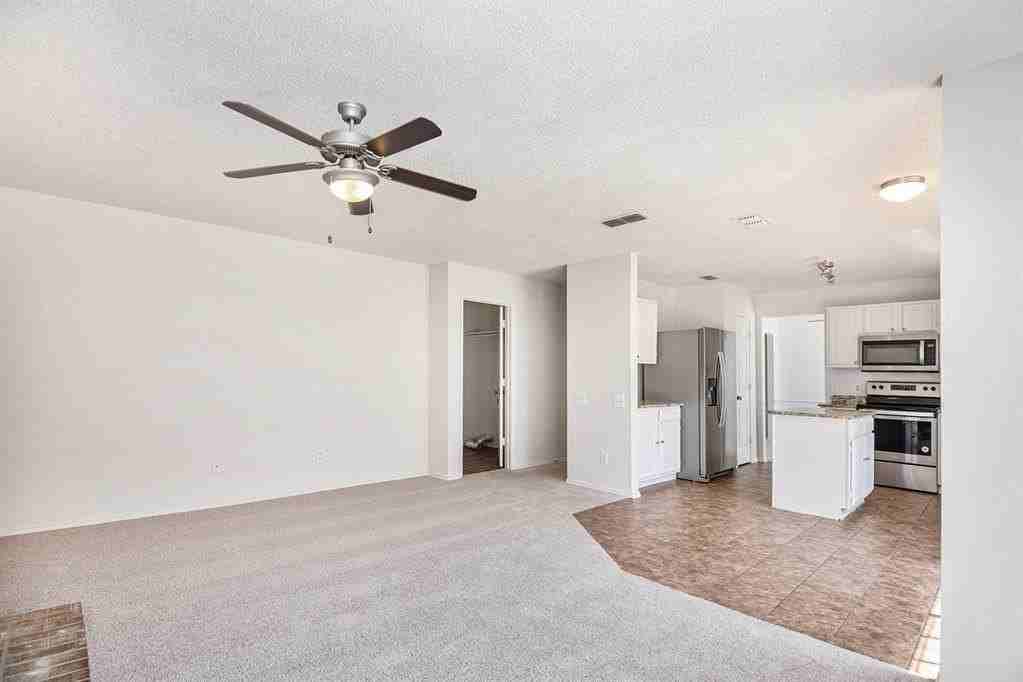 8201 Cloverglen Ln - Photo 6 of 24