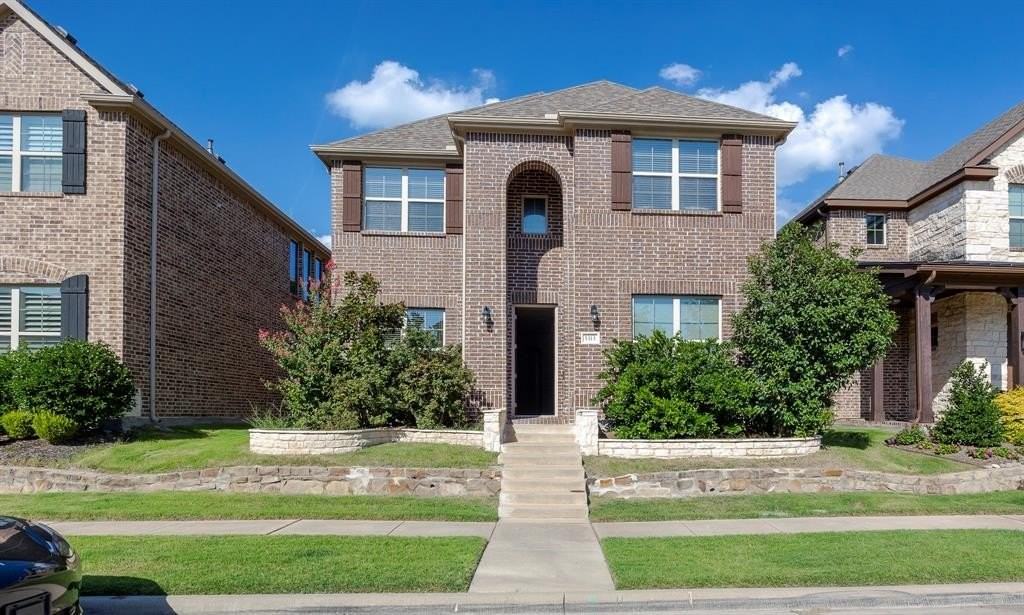 5313 Basham Ln - Photo 3 of 40
