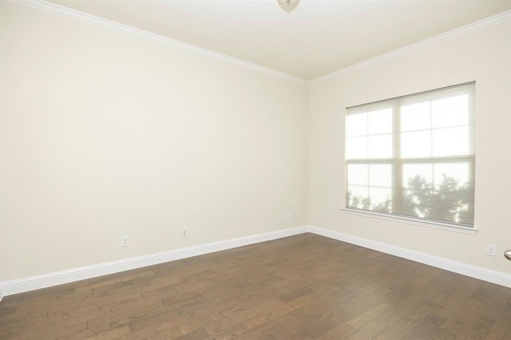 5313 Basham Ln - Photo 5 of 40