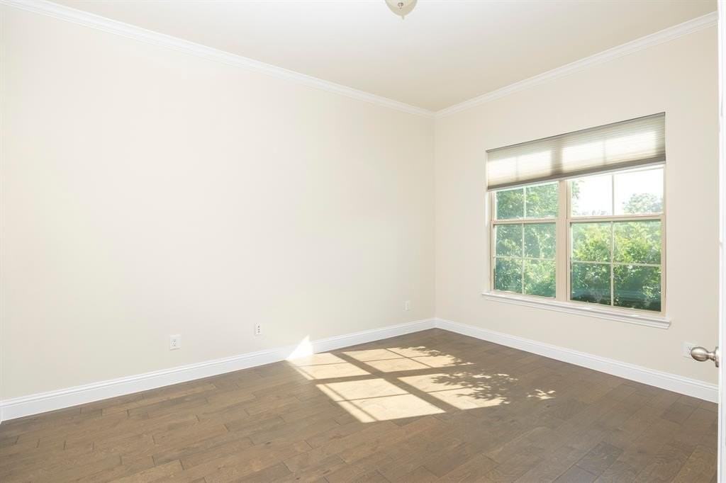 5313 Basham Ln - Photo 6 of 40