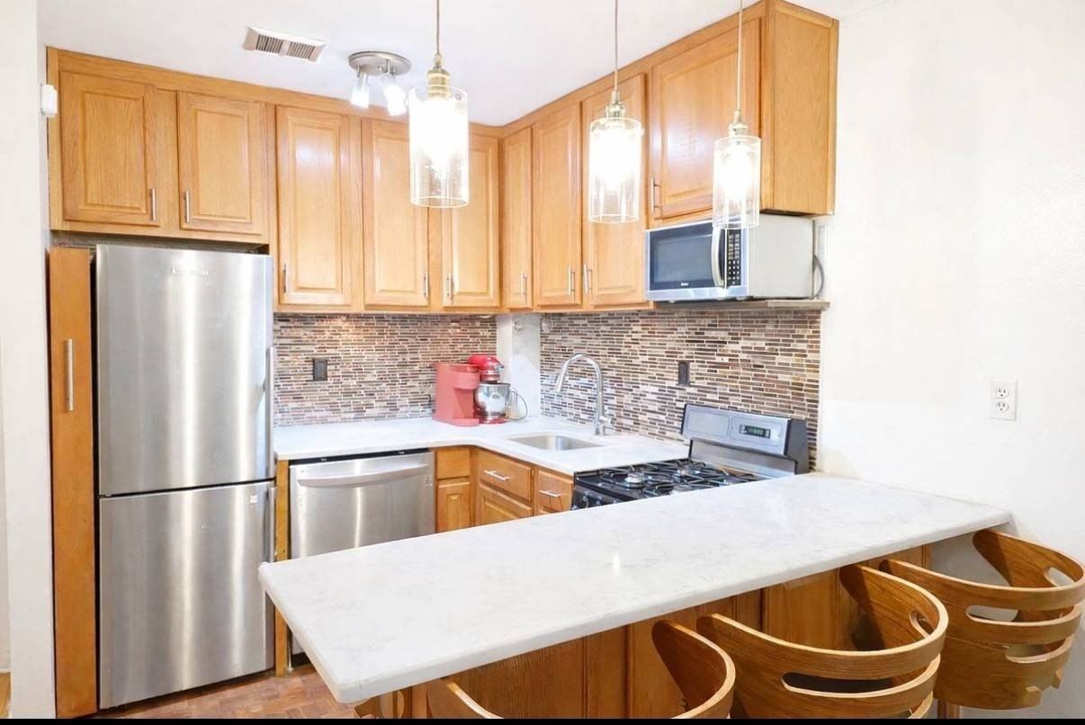 71 110-20 71ST #104 - Photo 5 of 8