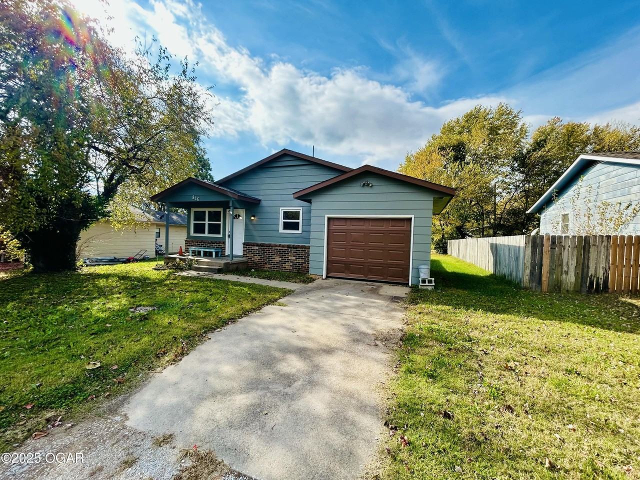 816 Robin Dr - Photo 3 of 45