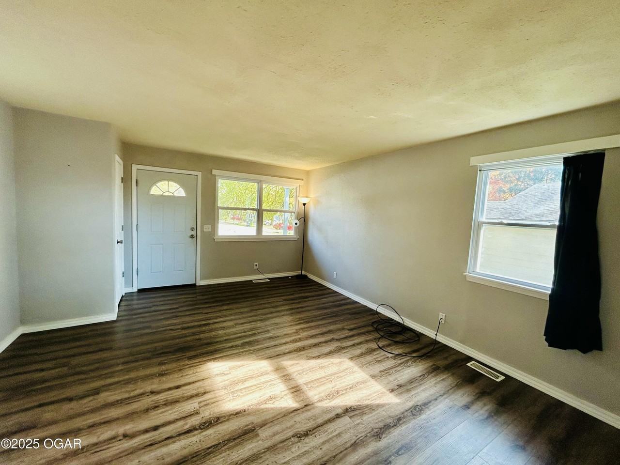 816 Robin Dr - Photo 5 of 45