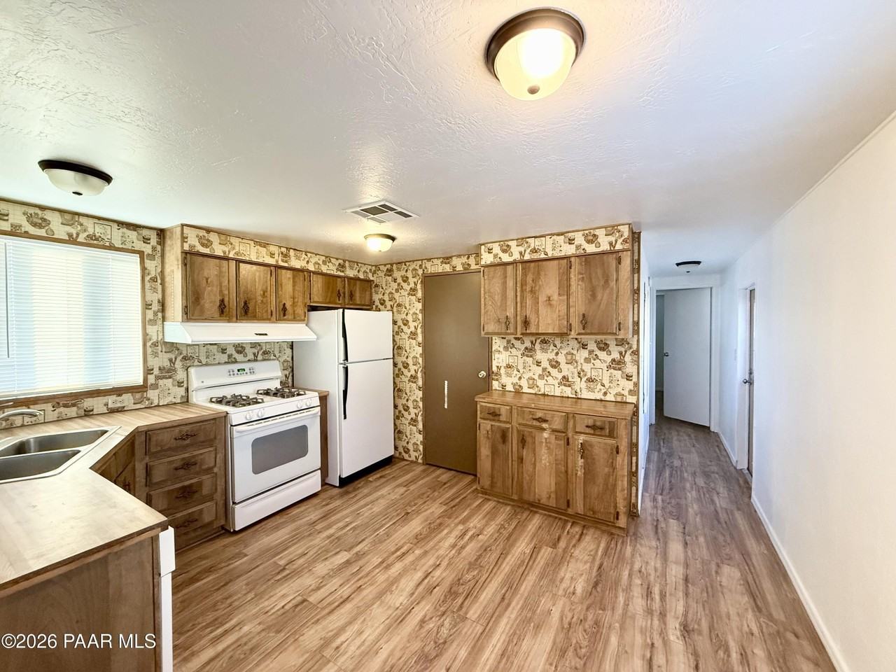 950 Tumbleweed Dr - Photo 5 of 10