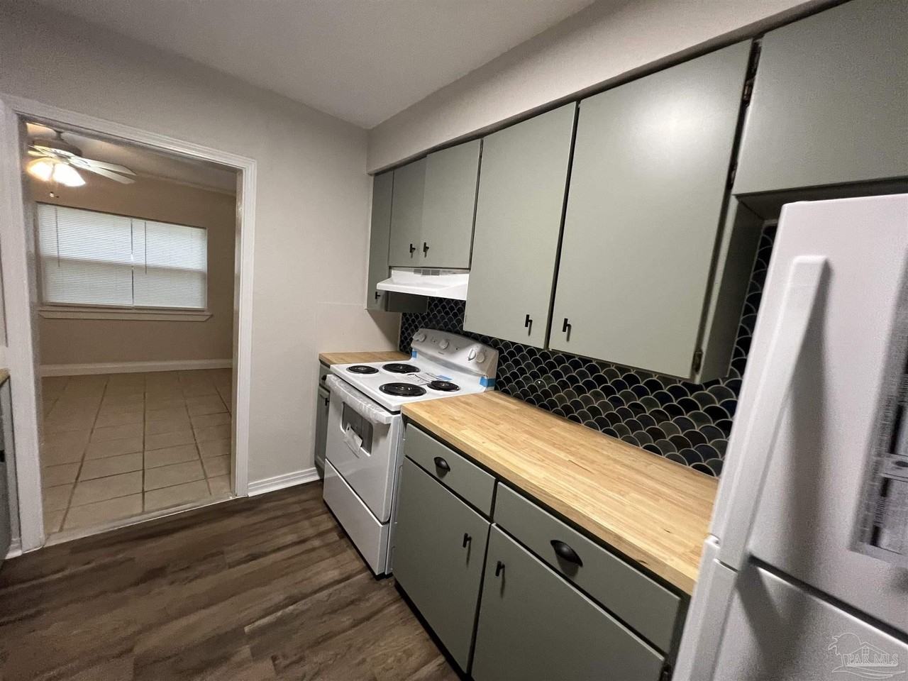 45 W Carver Dr - Photo 6 of 23