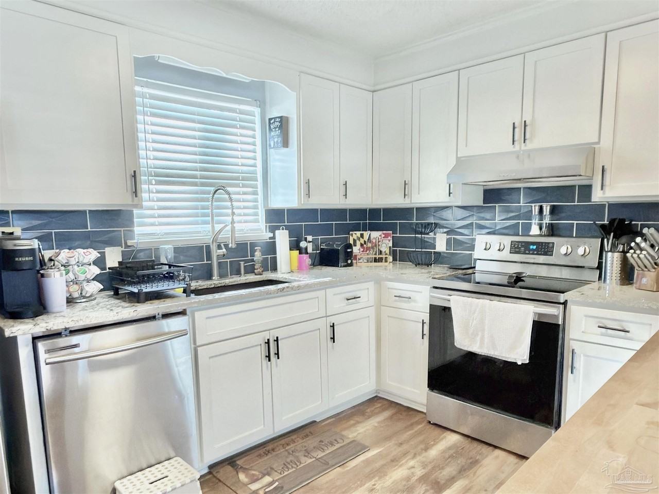 10775 Jolyne Cir - Photo 3 of 24