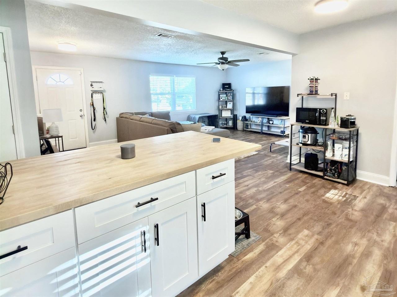 10775 Jolyne Cir - Photo 4 of 24