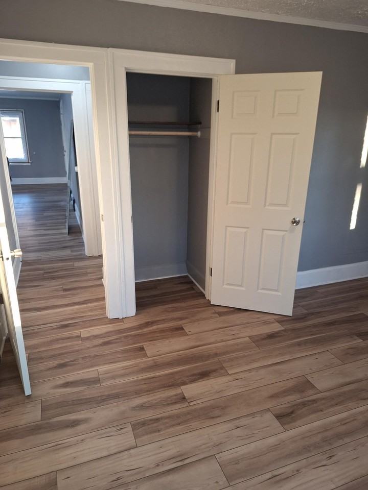 314 N Longwood St - Photo 2 of 9
