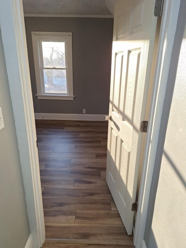 314 N Longwood St - Photo 5 of 9