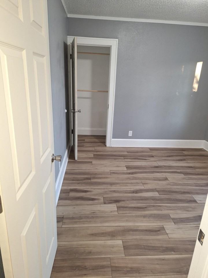 314 N Longwood St - Photo 6 of 9